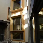 El Encanto & Cafeteria Hotel