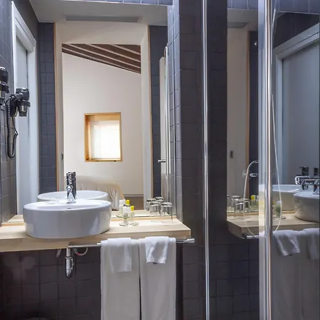 Hotel El Encanto & Cafeteria