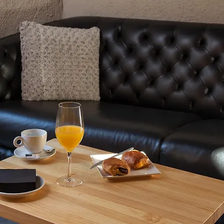 Hotel El Encanto & Cafeteria