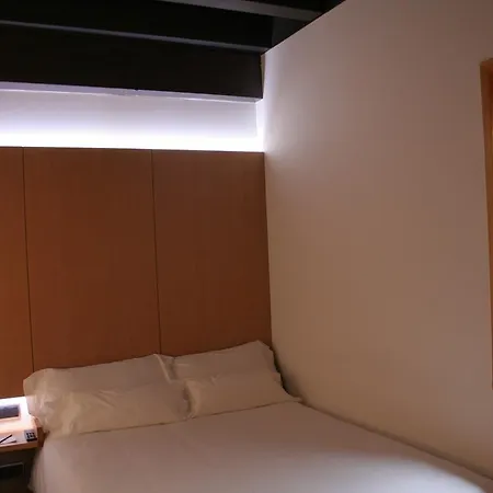 Hotel El Encanto & Cafeteria