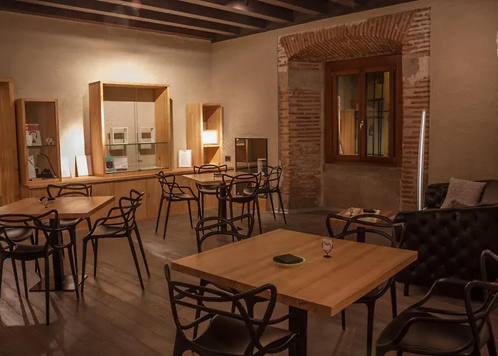 Hotel El Encanto & Cafeteria 4*